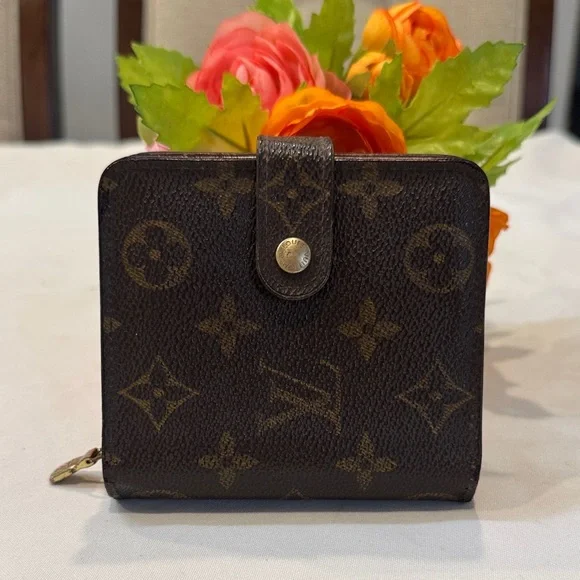 Authentic Louis Vuitton Compact Wallet - Picture 1 of 11